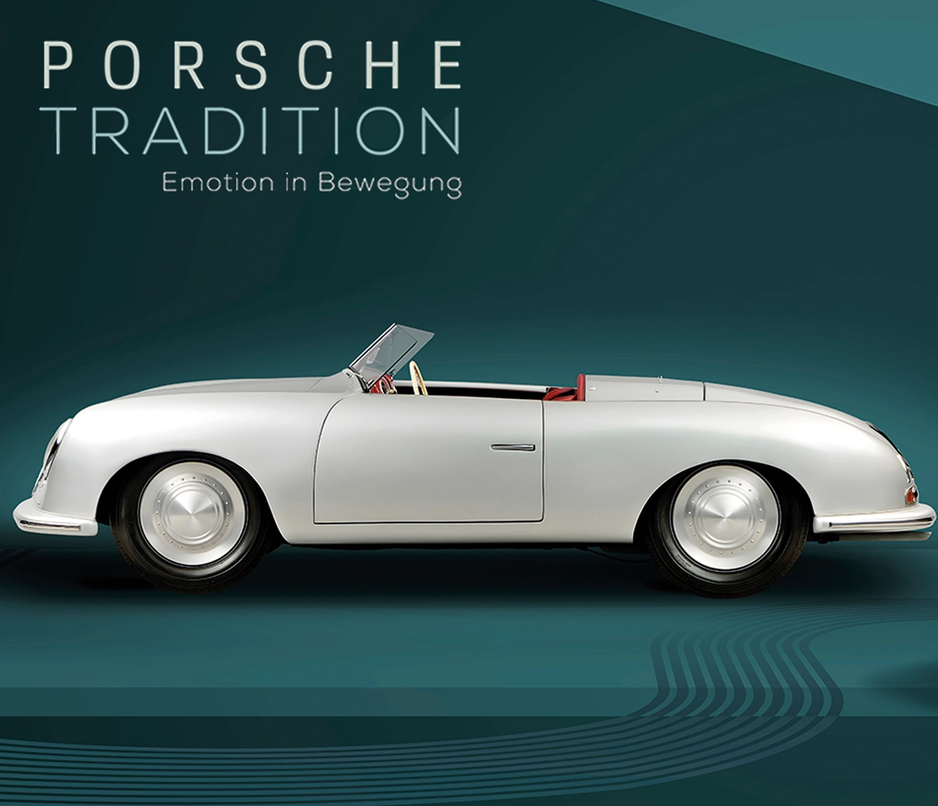 Seitenansicht eines klassischen wei&szlig;en Porsche Cabriolets auf tealfarbenem Hintergrund, mit dem Text Porsche Tradition Emotion in Bewegung &uuml;ber dem Fahrzeug.