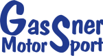 Blaues stilisiertes Textlogo mit der Aufschrift Gassner Motor Sport mit Betonung auf den großen Buchstaben G und S. Die Schrift ist verspielt und abgerundet. Der Hintergrund ist weiß.